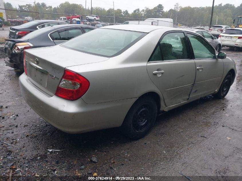 2004 Toyota Camry Le VIN: 4T1BE32K64U906240 Lot: 37624914