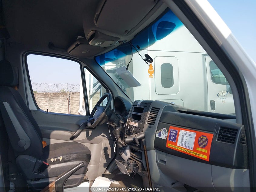 2014 Mercedes-Benz Sprinter 2500 High Roof VIN: WD3PE8DE6E5895695 Lot: 37625219