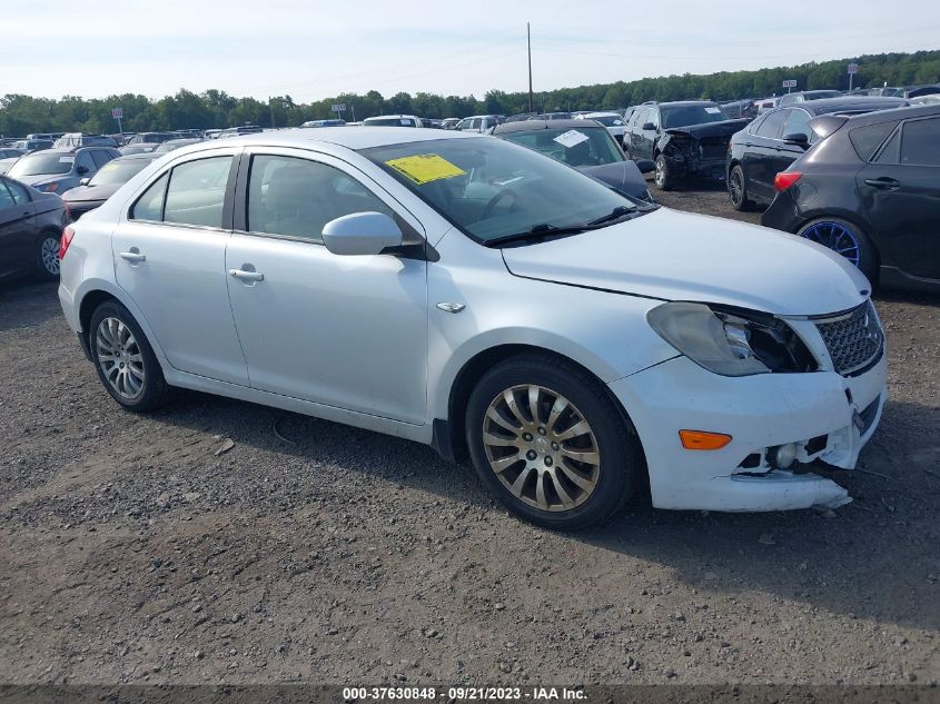 VIN JS2RE9A18D6100067 2013 Suzuki Kizashi, Base no.1