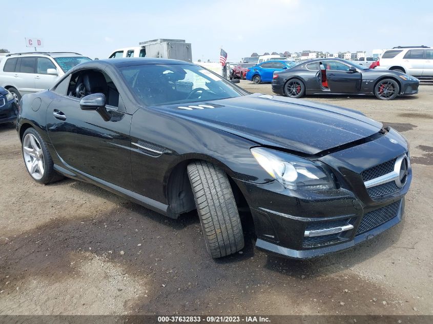 VIN WDDPK3JA5GF117782 2016 Mercedes-Benz SLK-Class,... no.1