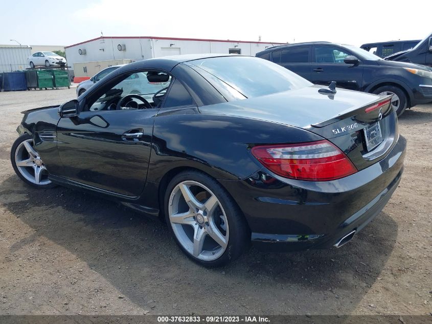 VIN WDDPK3JA5GF117782 2016 Mercedes-Benz SLK-Class,... no.3