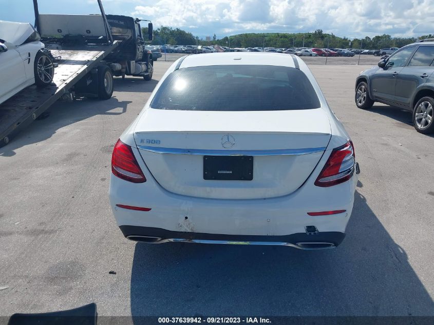 2019 Mercedes-Benz E-Class E 300 VIN: WDDZF4JB4KA572768 Lot: 37639942