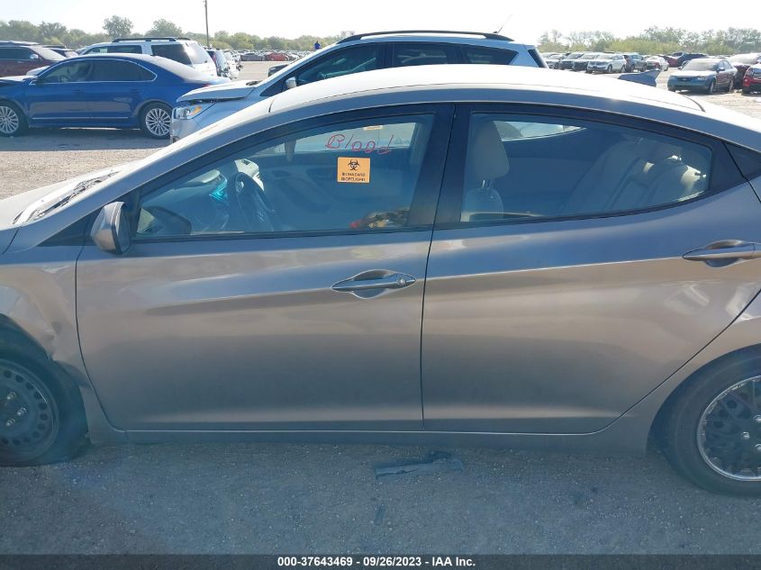 5NPDH4AE6GH763178 2016 Hyundai Elantra Se