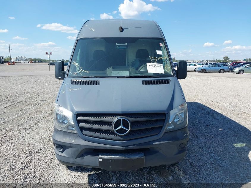 2018 Mercedes-Benz Sprinter Cargo Van VIN: WD3PE7CD4JP647852 Lot: 37645659