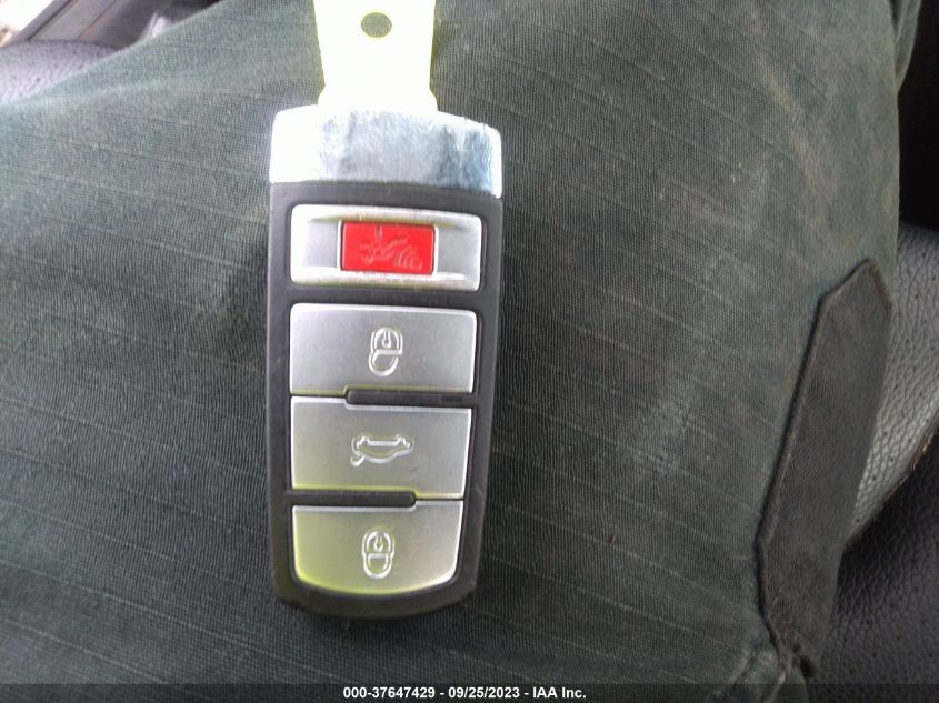 2008 Volkswagen Passat Sedan Turbo VIN: WVWUK73C18P036700 Lot: 37647429