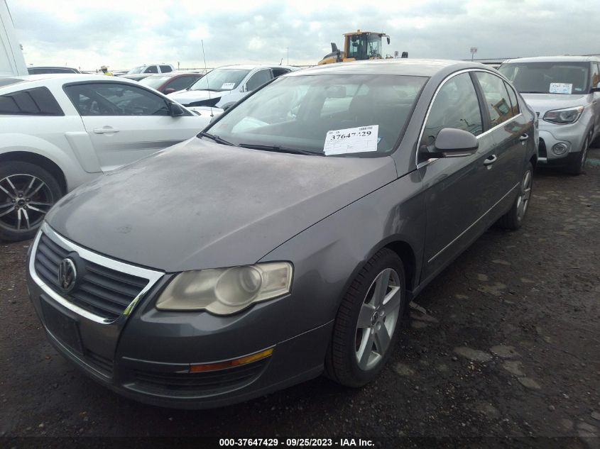 2008 Volkswagen Passat Sedan Turbo VIN: WVWUK73C18P036700 Lot: 37647429