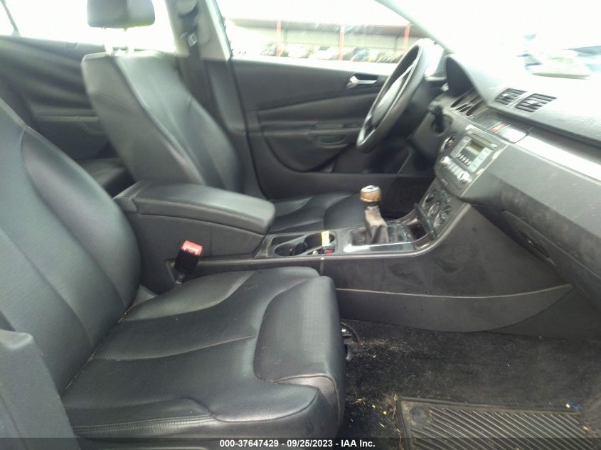 2008 Volkswagen Passat Sedan Turbo VIN: WVWUK73C18P036700 Lot: 37647429