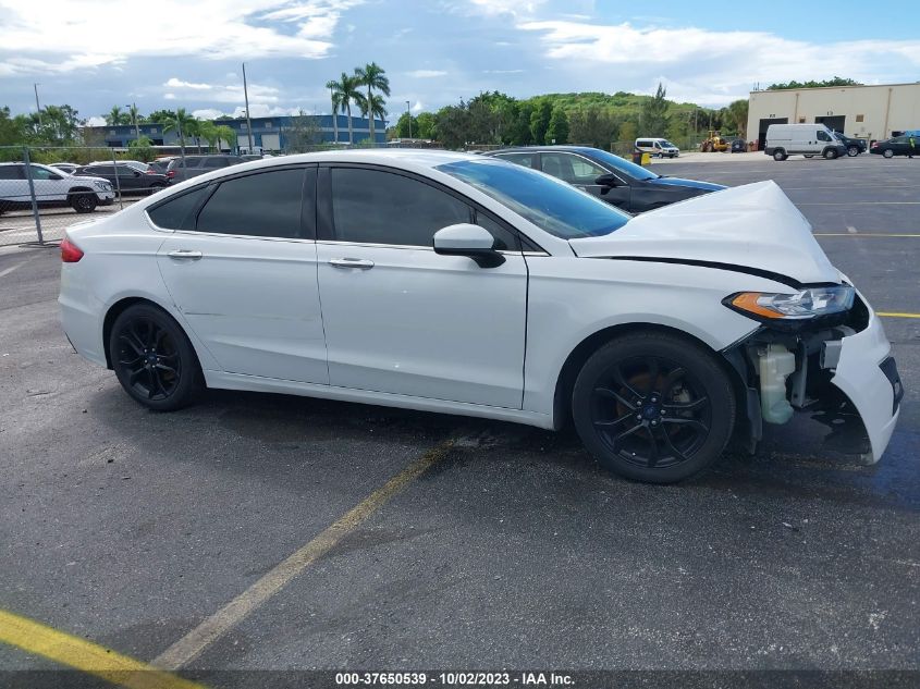 3FA6P0HD5KR280844 2019 Ford Fusion Se