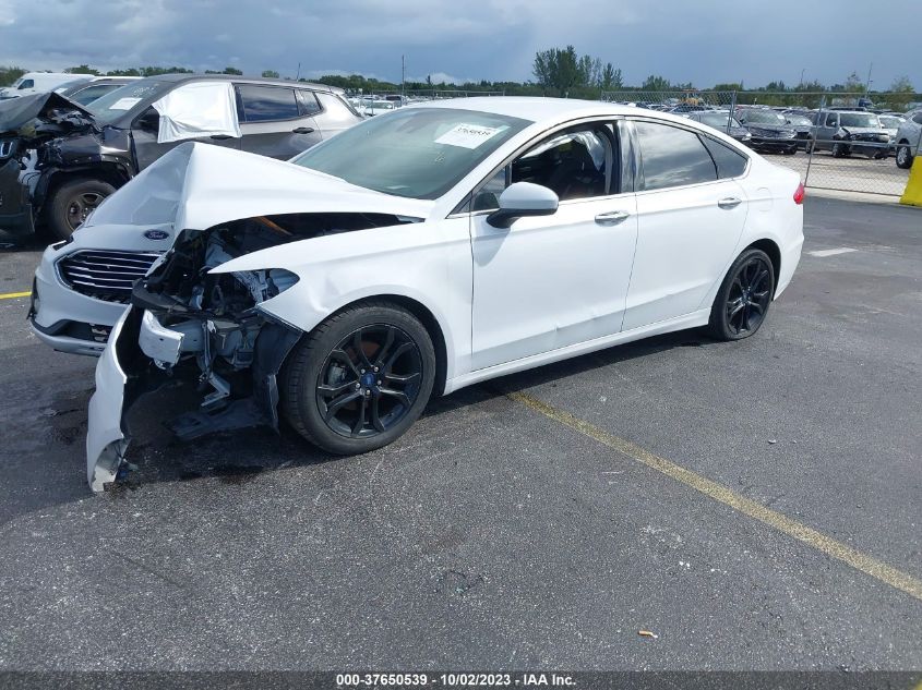 3FA6P0HD5KR280844 2019 Ford Fusion Se