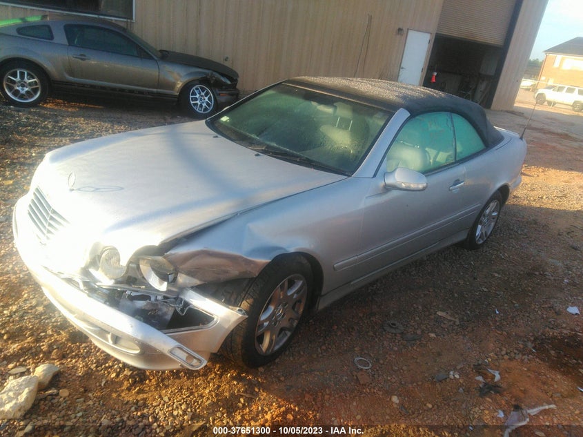 2003 Mercedes-Benz Clk-Class 3.2L VIN: WDBLK65GX3T137206 Lot: 37651300