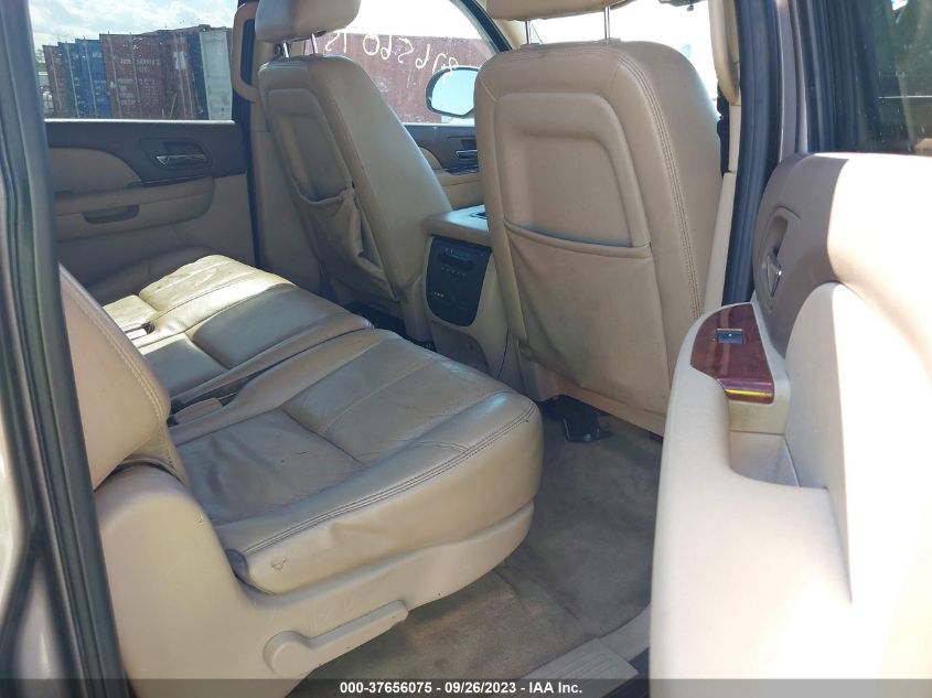 1GNSKJE30BR341531 2011 Chevrolet Suburban Lt