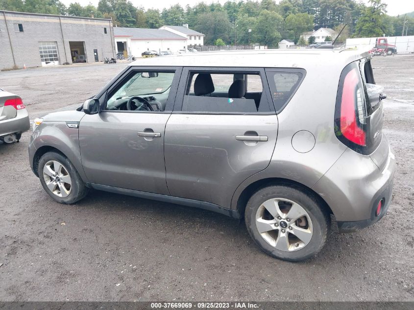 KNDJN2A27J7523798 2018 Kia Soul