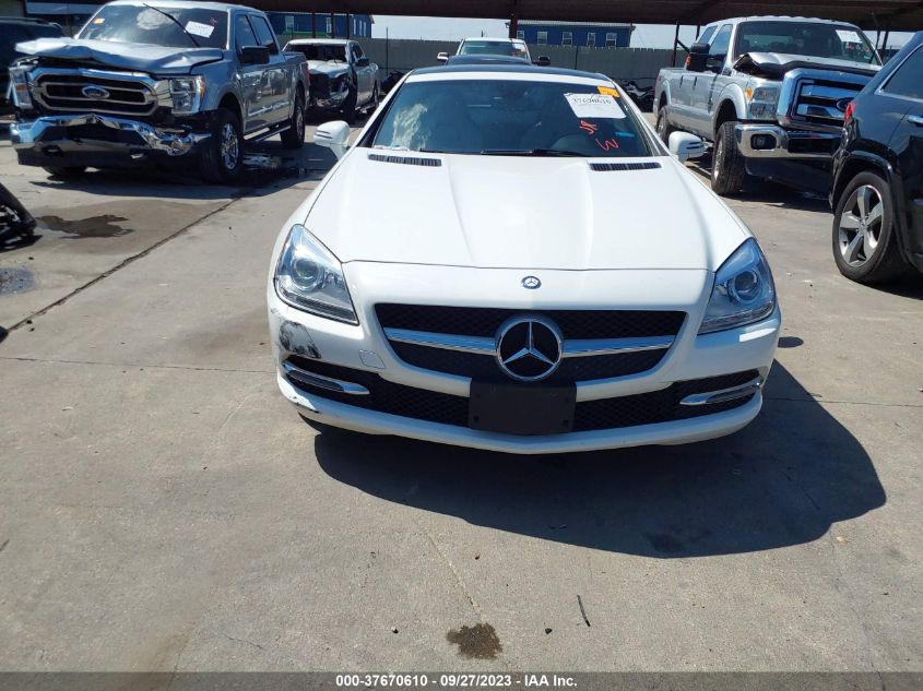 2015 Mercedes-Benz Slk 250 VIN: WDDPK4HA2FF104997 Lot: 37670610