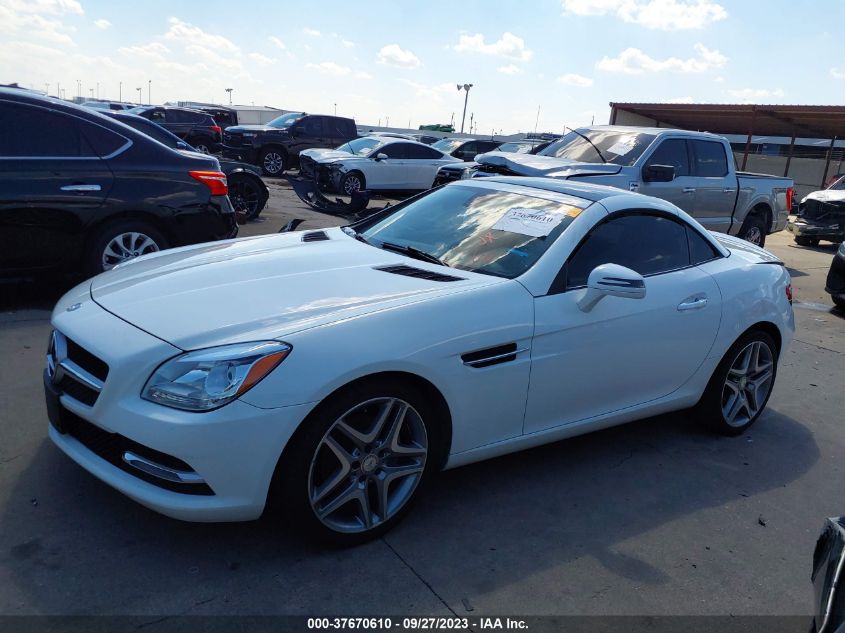 2015 Mercedes-Benz Slk 250 VIN: WDDPK4HA2FF104997 Lot: 37670610