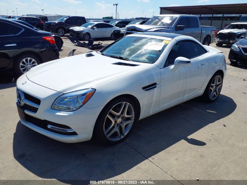 2015 Mercedes-Benz Slk 250 VIN: WDDPK4HA2FF104997 Lot: 37670610