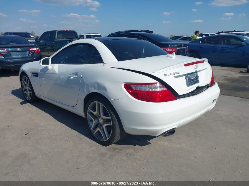 2015 Mercedes-Benz Slk 250 VIN: WDDPK4HA2FF104997 Lot: 37670610