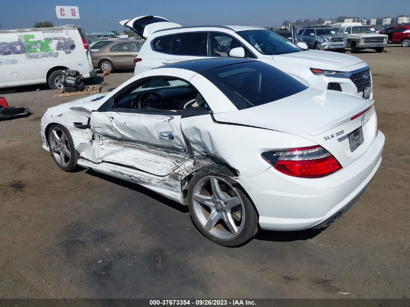 VIN WDDPK3JA5GF121640 2016 Mercedes-Benz SLK-Class,... no.3