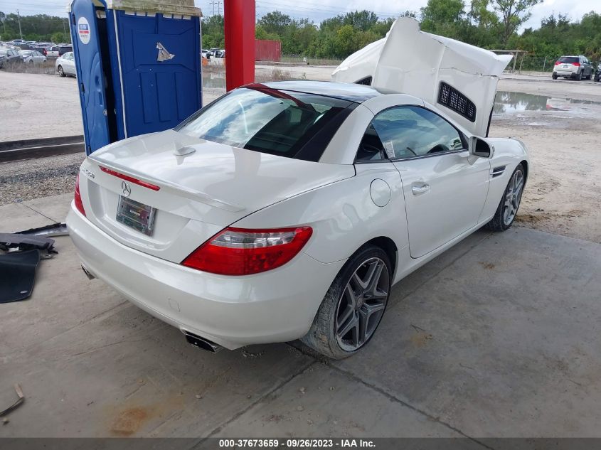 VIN WDDPK4HA8FF102638 2015 Mercedes-Benz SLK-Class,... no.4