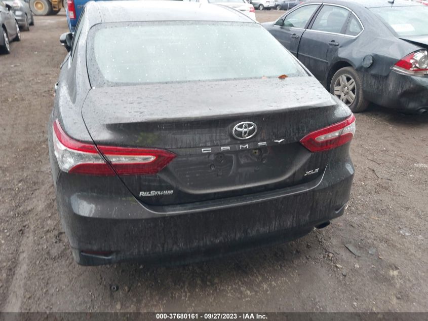 4T1B11HK8JU002084 2018 Toyota Camry Xle