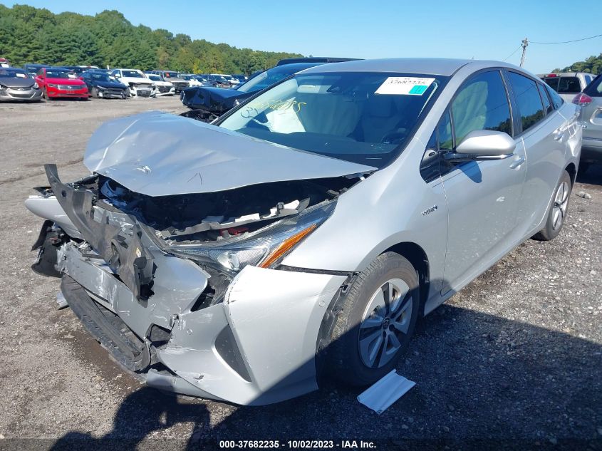 JTDKBRFU0J3076075 2018 Toyota Prius Two