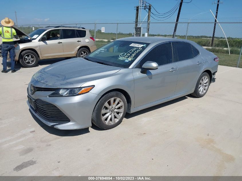 2020 Toyota Camry Le VIN: 4T1C11AK4LU400068 Lot: 37694854