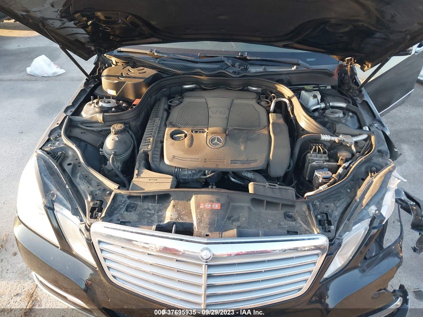 2013 MERCEDES-BENZ E 350 WDDHF5KB9DA709982
