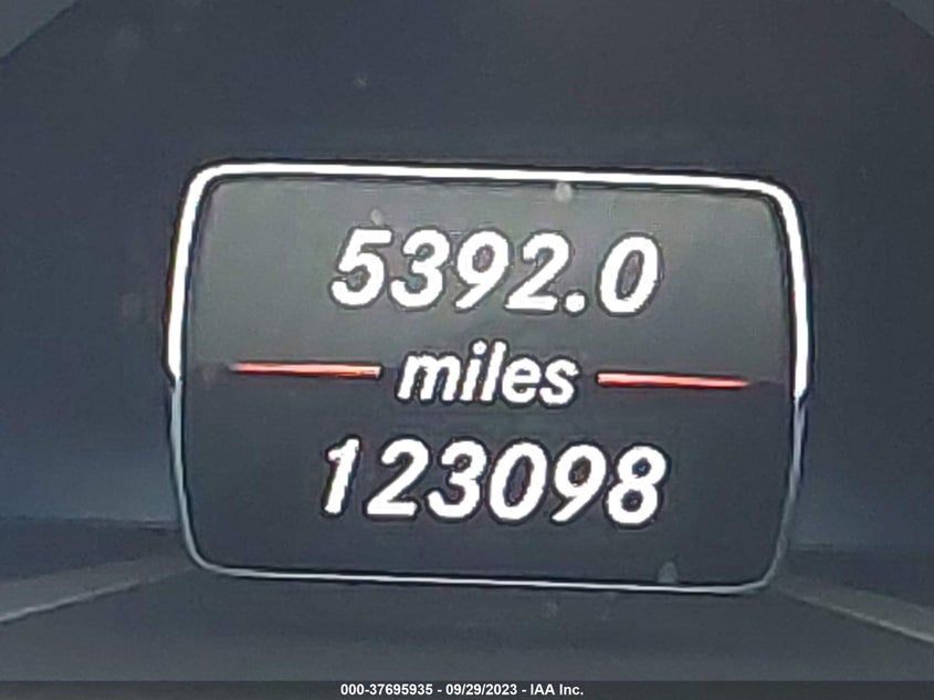 2013 MERCEDES-BENZ E 350 WDDHF5KB9DA709982