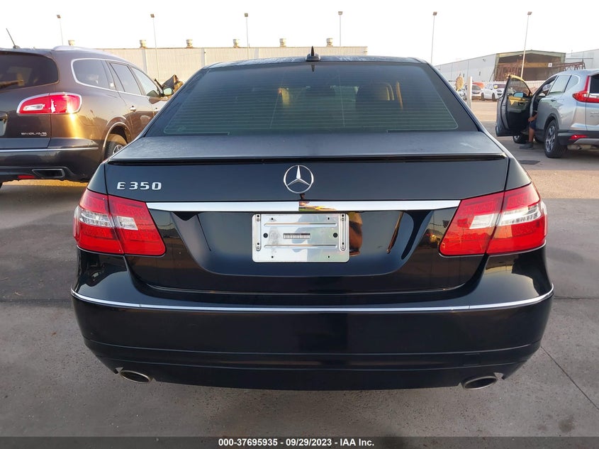 2013 MERCEDES-BENZ E 350 WDDHF5KB9DA709982