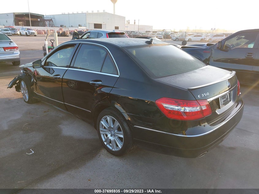 2013 MERCEDES-BENZ E 350 WDDHF5KB9DA709982