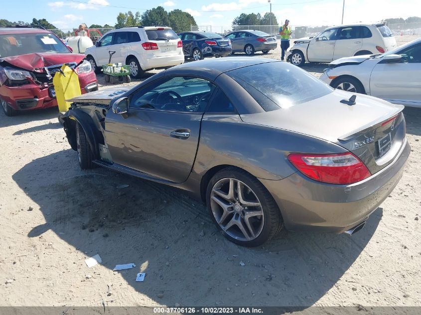 VIN WDDPK4HA3FF102160 2015 Mercedes-Benz SLK-Class,... no.3