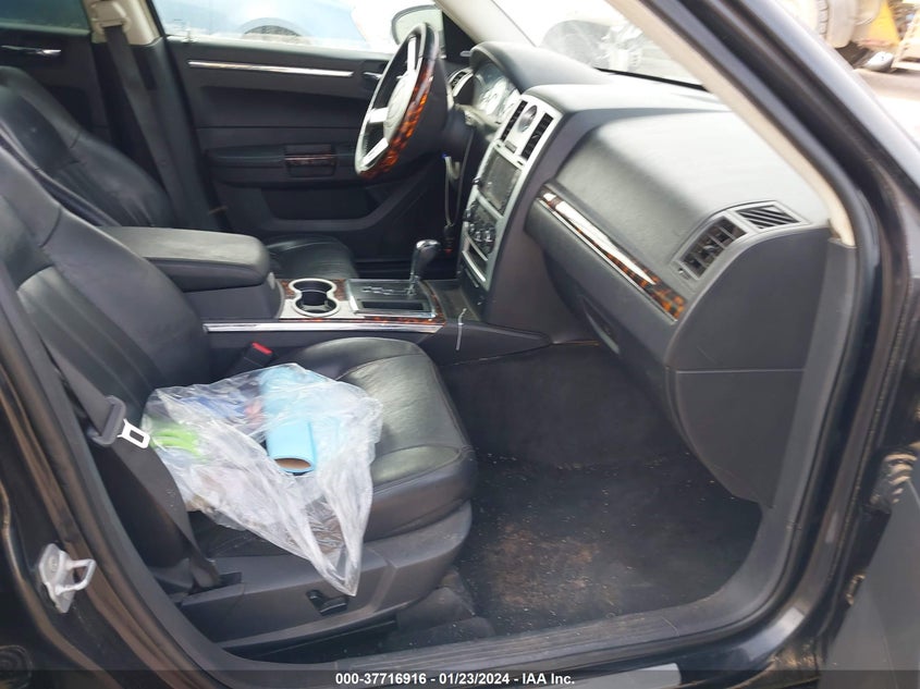 2010 Chrysler 300C Hemi VIN: 2C3CA6CTXAH126161 Lot: 37716916