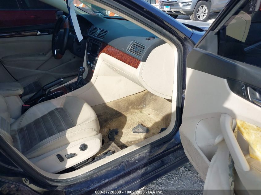 2013 Volkswagen Passat 2.5L Sel Premium VIN: 1VWCH7A30DC081185 Lot: 37720339