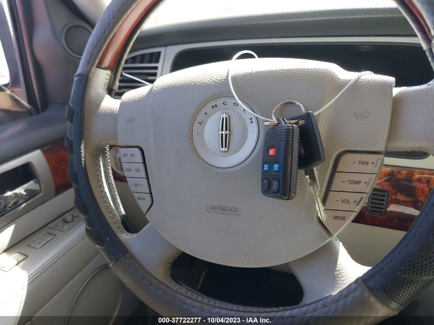 2004 Lincoln Navigator Luxury/Ultimate VIN: 5LMFU27R94LJ39183 Lot: 37722277