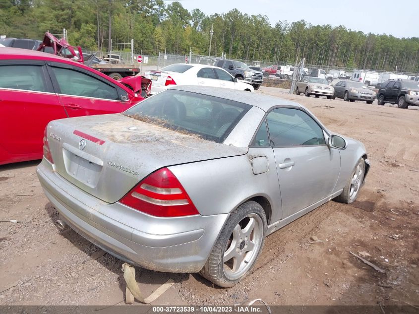 WDBKK49FX3F279832 2003 Mercedes-Benz Slk-Class 2.3L