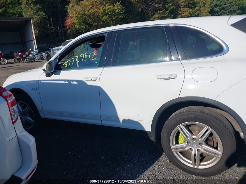 2016 PORSCHE CAYENNE E-HYBRID S - WP1AE2A25GLA58310