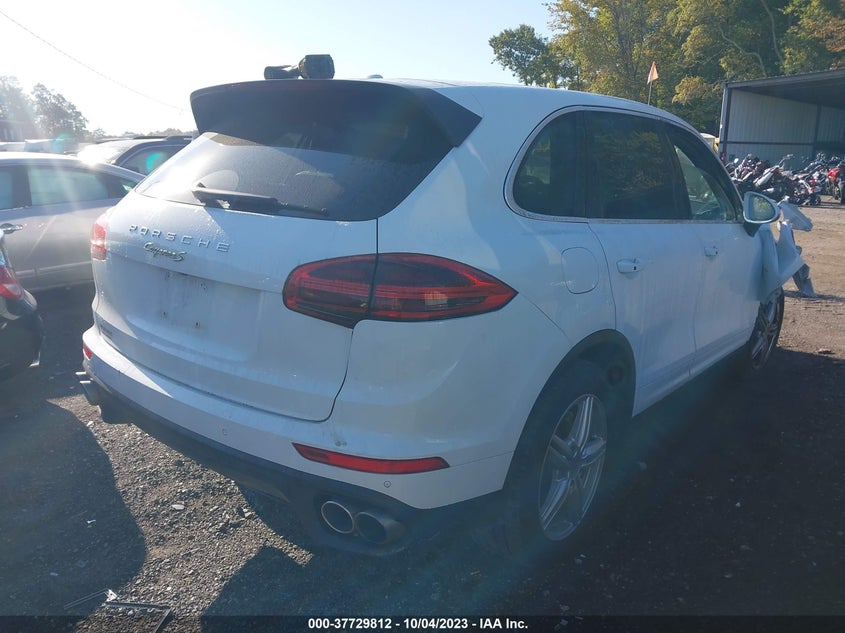 2016 PORSCHE CAYENNE E-HYBRID S - WP1AE2A25GLA58310