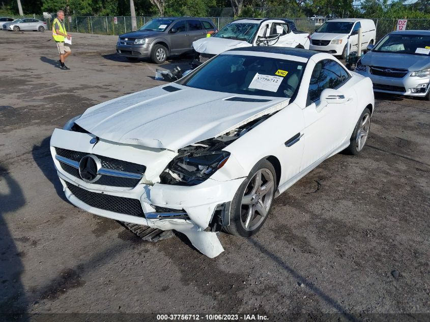 VIN WDDPK4HA6FF109443 2015 Mercedes-Benz SLK-Class,... no.2