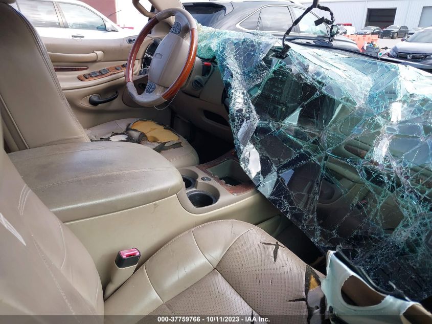 2000 Lincoln Navigator VIN: 5LMEU27A7YLJ38772 Lot: 37759766