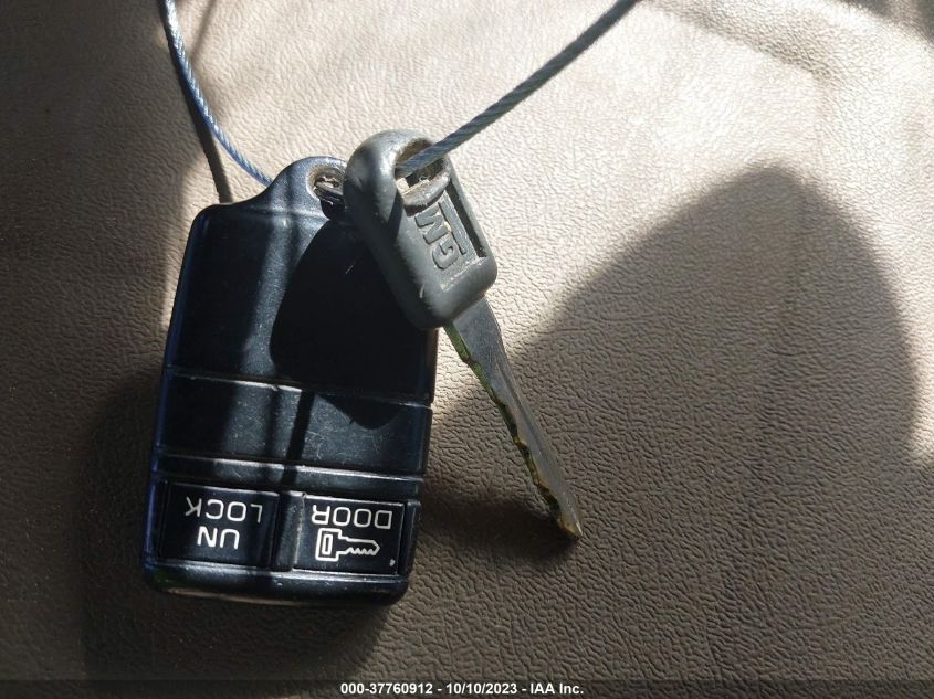 1996 Chevrolet Gmt-400 K1500 VIN: 2GCEK19R4T1178817 Lot: 37760912