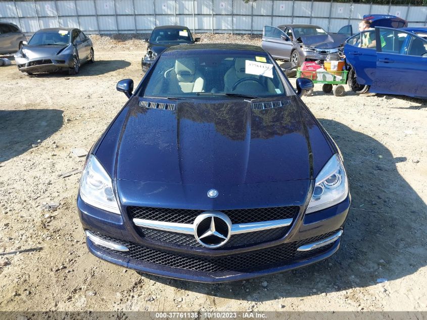 2016 Mercedes-Benz Slk Slk 300 VIN: WDDPK3JA8GF122782 Lot: 37761135