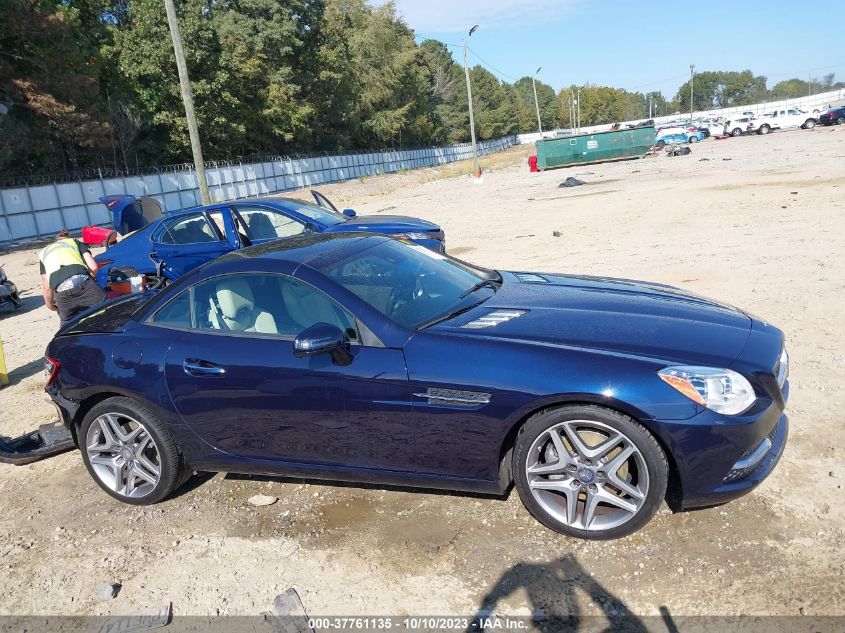 2016 Mercedes-Benz Slk Slk 300 VIN: WDDPK3JA8GF122782 Lot: 37761135