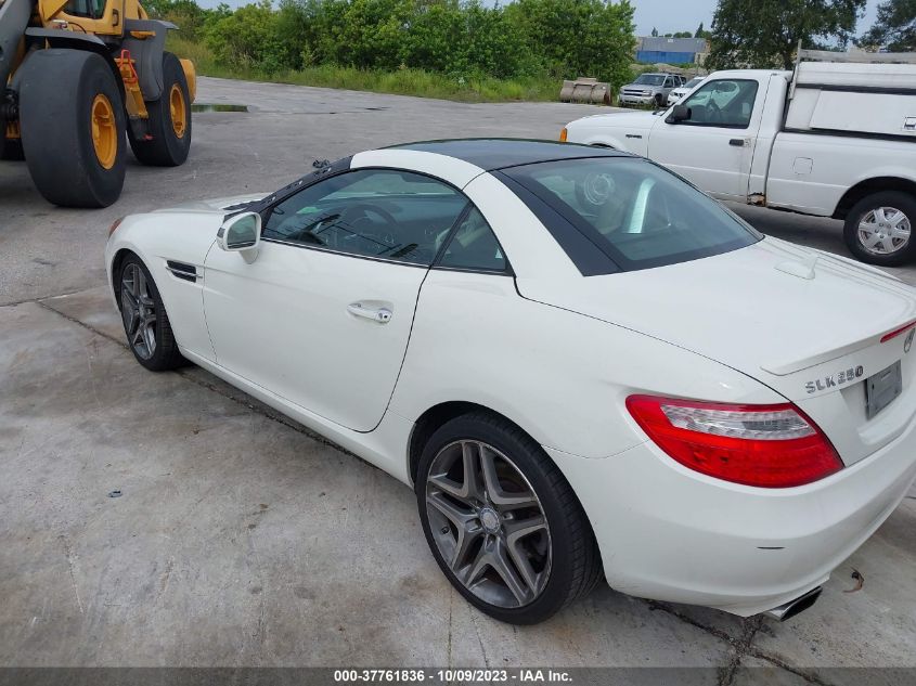 VIN WDDPK4HA7DF057205 2013 Mercedes-Benz SLK-Class,... no.3