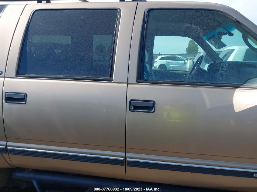 1999 GMC Suburban VIN: 1GKFK16R4XJ745102 Lot: 37766932