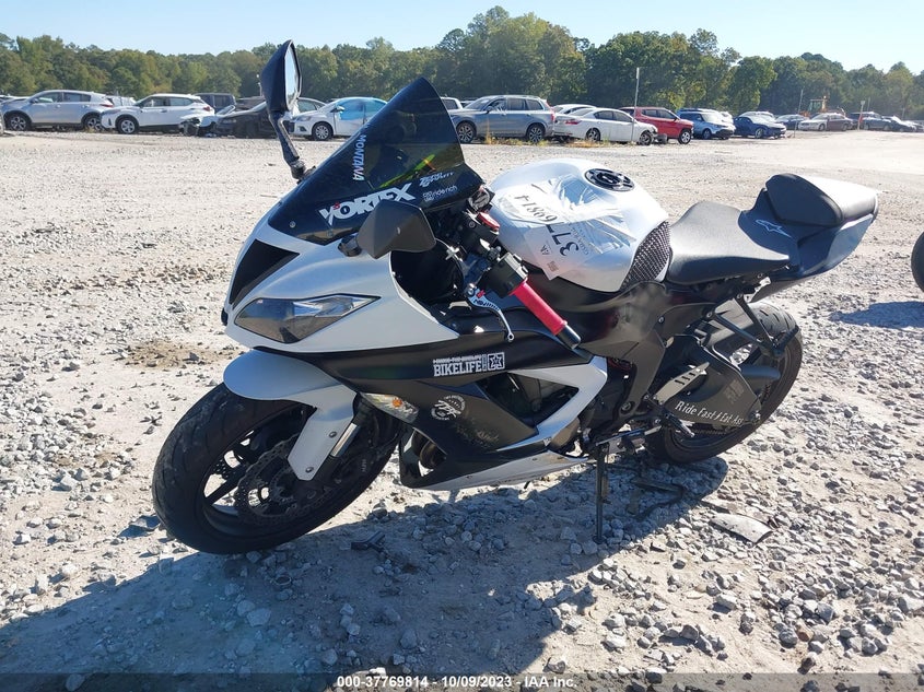 JKBZXJE16DA005915 2013 KAWASAKI ZX photo no. 2