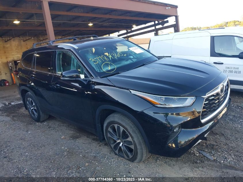 5TDGZRBHXMS547131 2021 Toyota Highlander Xle