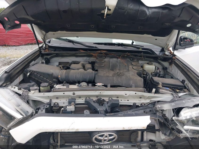 JTEBU5JR9J5610308 2018 Toyota 4Runner Sr5