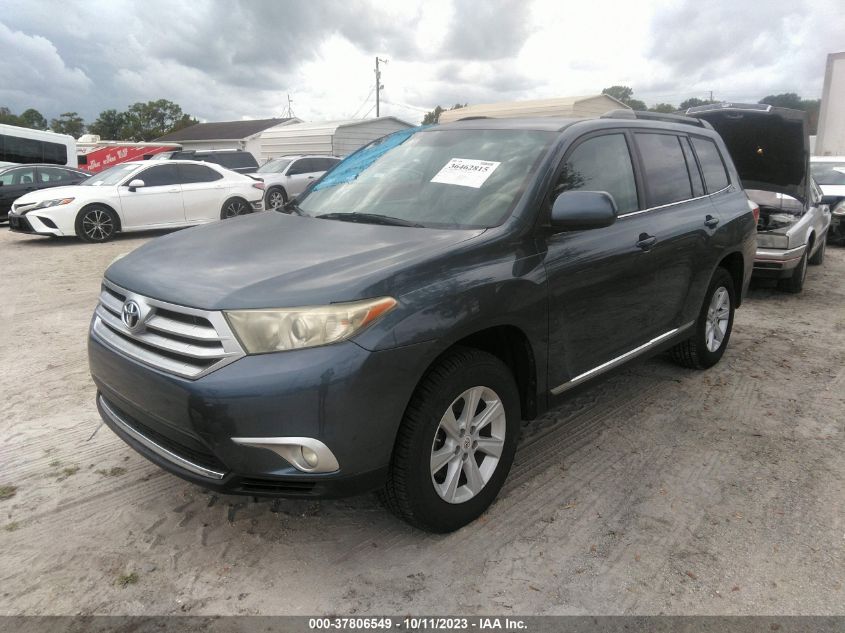 5TDZA3EH8DS035604 2013 Toyota Highlander Base Plus