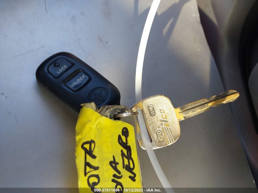 2004 Toyota Corolla Ce/Le VIN: JTDBR32E442040522 Lot: 37811084