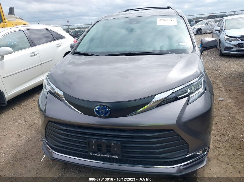 5TDYRKEC0MS069989 2021 Toyota Sienna Xle