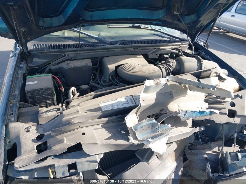 1998 Lincoln Navigator VIN: 5LMRU27L5WLJ27852 Lot: 37813130